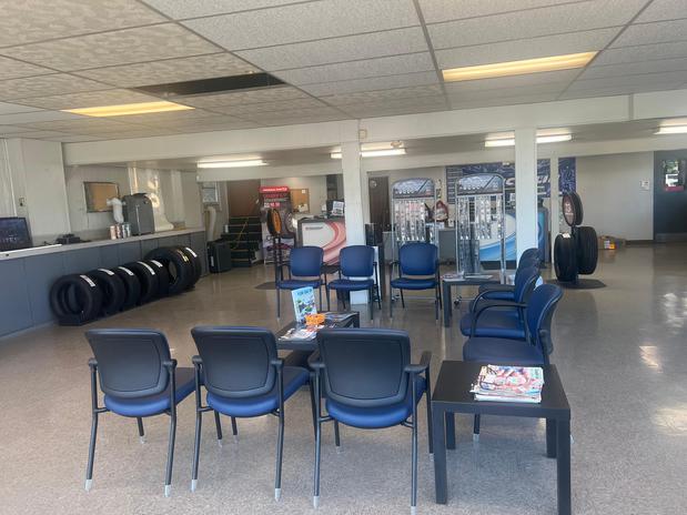 Images Thompson Tire Discounters