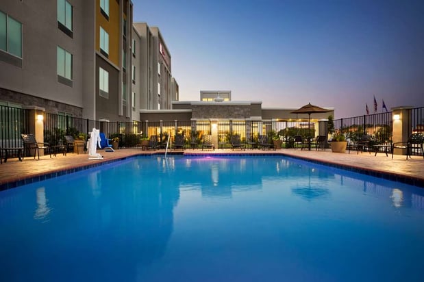Images Hilton Garden Inn Houston-Baytown