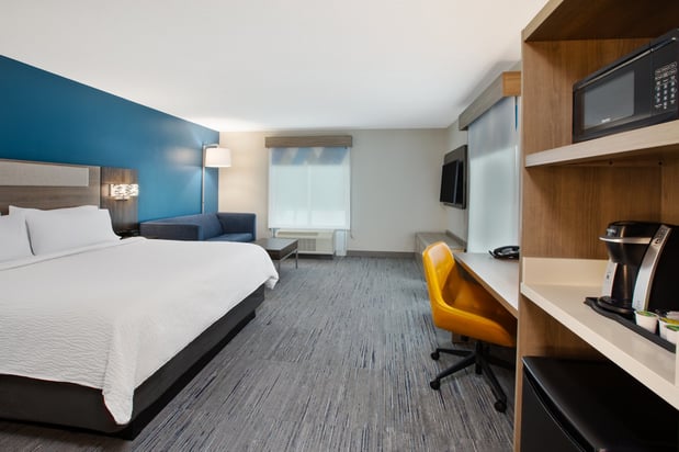 Images Holiday Inn Express & Suites Grand Rapids-North by IHG