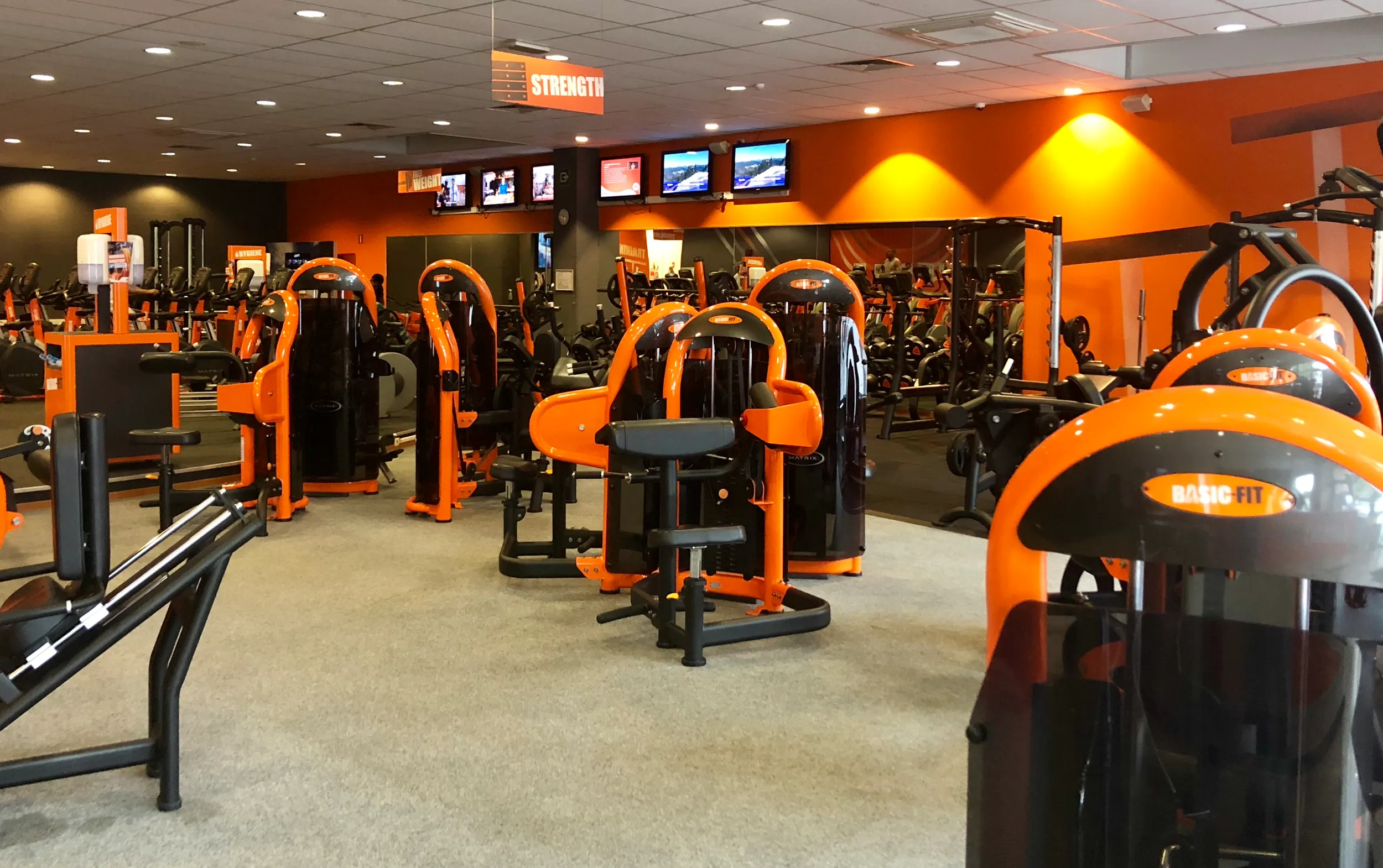 Images Basic-Fit 24/7
