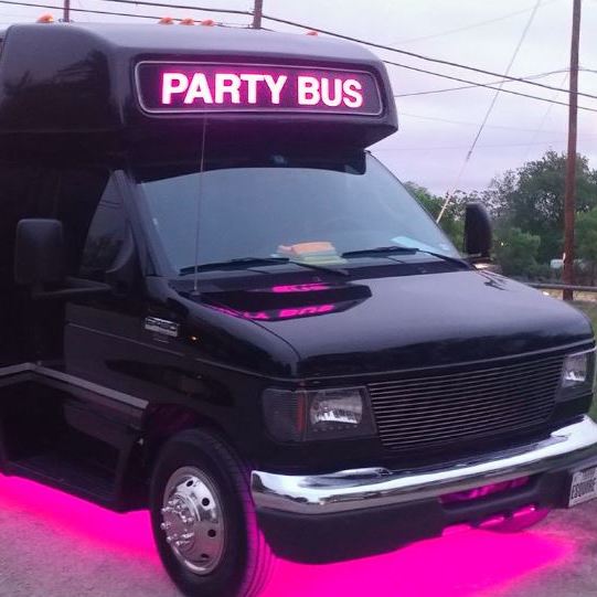 Images Esquire Limousine and Party Bus of Texas