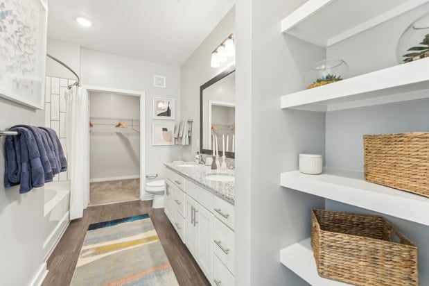 Images Story Lake Gibson | Luxury Apartment Homes
