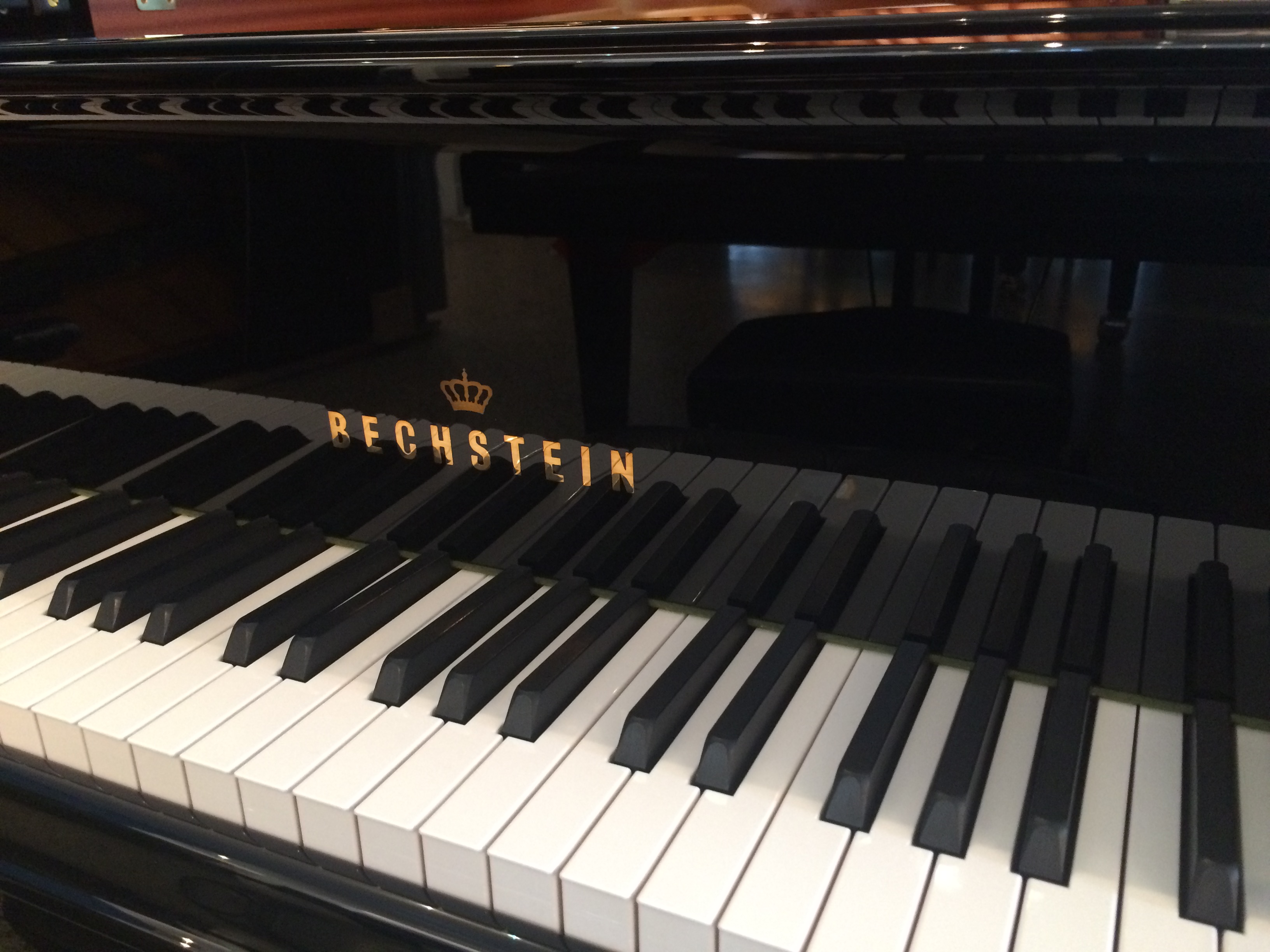 Bilder Heutschi Piano AG