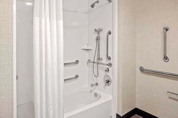 Images Hampton Inn Suites Cincinnati West