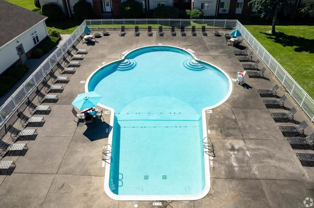 Images Highview Manor