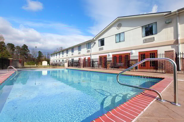 Images Holiday Inn Express & Suites Camden by IHG