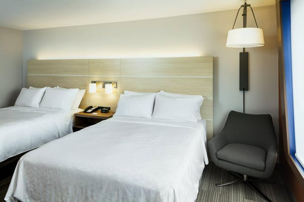Images Holiday Inn Express & Suites Medford by IHG