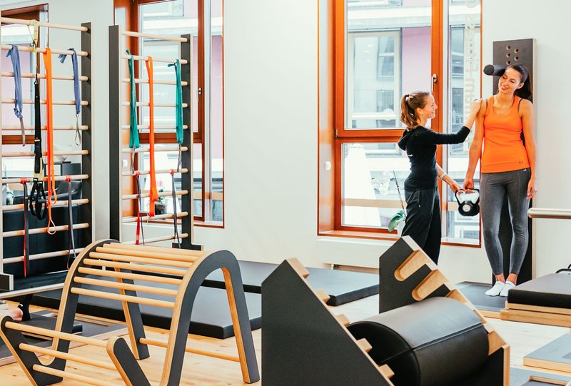 160 Fitnesskurse pro Monat bekommst du bei uns im Frauenfitness fitnesspoint Lady in Nürnberg. Für alle deine Ziele und Wünsche das richtige Programm: Zumba, Jumping, Yoga, Pilates, Langhanteltraining, Rückentraining, Bauch-Beine-Po, Step, Cardio und vieles mehr.
