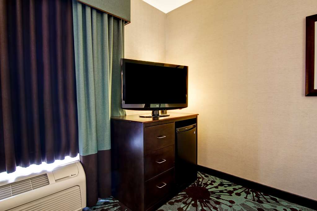 Guest room amenity Hampton Inn by Hilton Toronto Airport Corporate Centre Toronto (416)646-3000