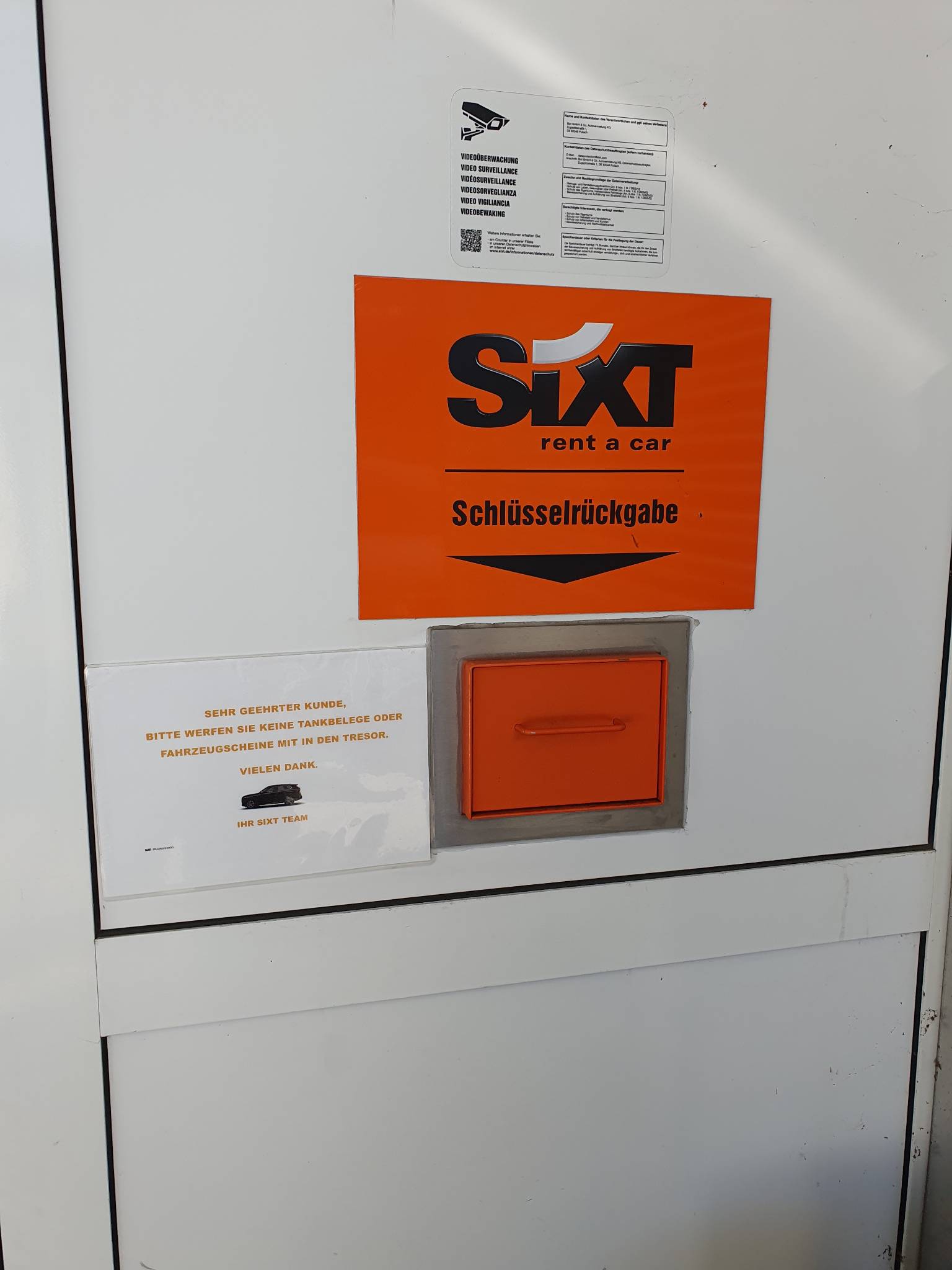 SIXT Autovermietung Braunschweig Süd, Berliner Platz 1B in Braunschweig