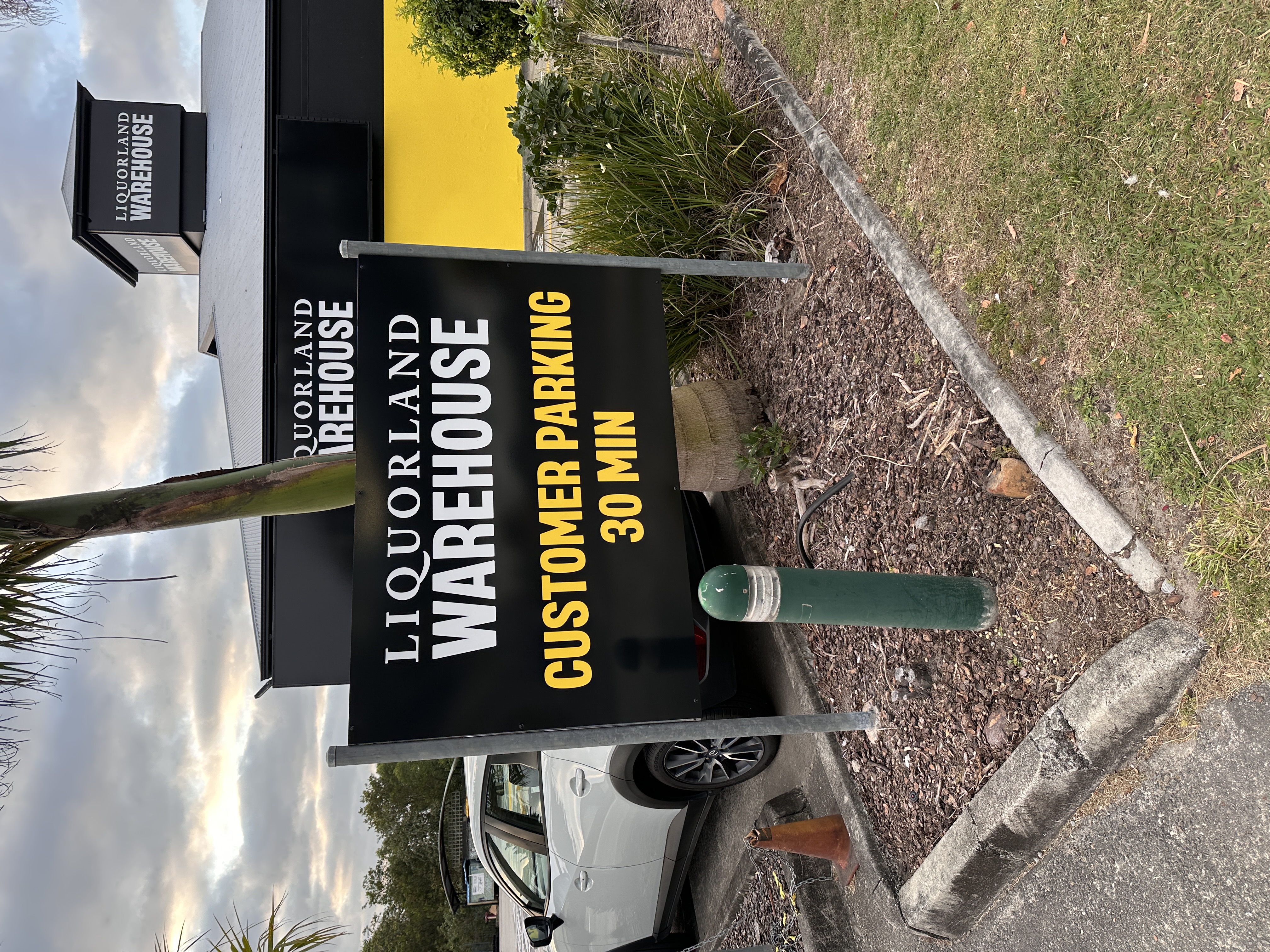 Images Liquorland Warehouse Maroochydore