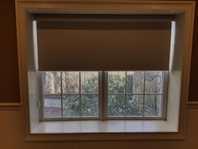 We’ve always said that Roller Shades are one of the best and most versatile types of window solutions. Don’t believe us? Check out the before and after at this house in Croton On Hudson, New York.