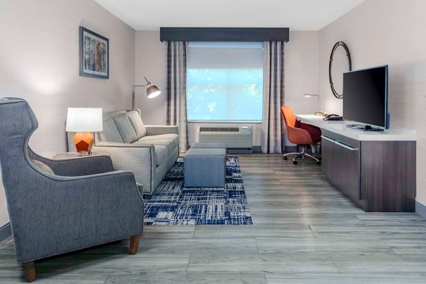 Images Hilton Garden Inn Freeport Downtown