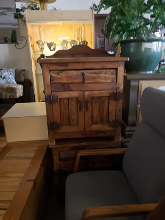 Images J and B Furniture Consignments