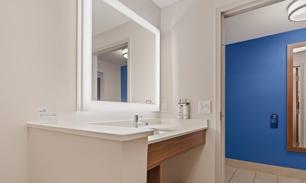 Images Holiday Inn Express & Suites Macon North by IHG