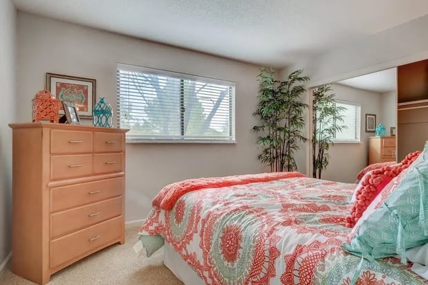 Images Canyon Creek Apartments & Townhomes