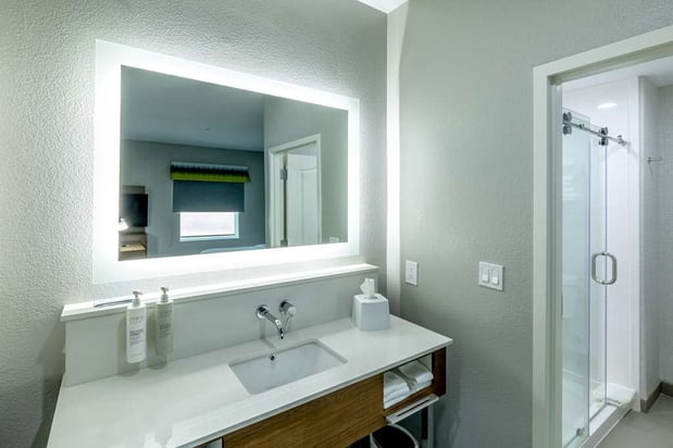 Images Hampton Inn & Suites Cleburne