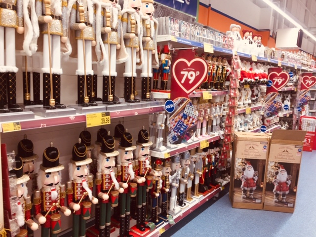 B&M's brand new store in Portsmouth stocks a beautiful Christmas range, everything from decorations, lights and Christmas trees, to gift bags wrapping paper, selection boxes and much more!
