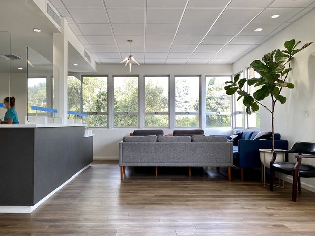 Images Paveloff Vision Center: Michael Paveloff, M.D.