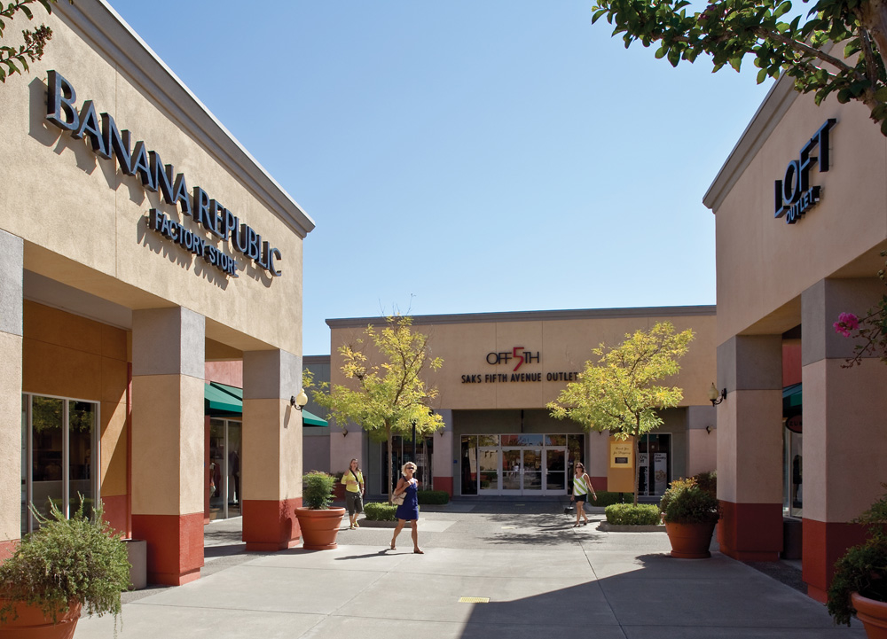 Folsom Premium Outlets in Folsom,CA 9169850312