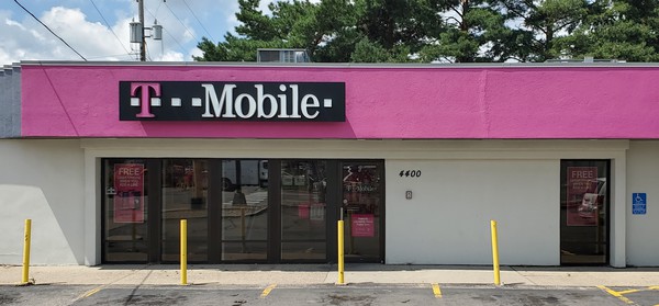 T Mobile Store At 4400 Central Ave Ne Columbia Heights Mn T Mobile