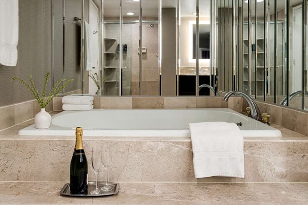 Images DoubleTree by Hilton New York LaGuardia Airport