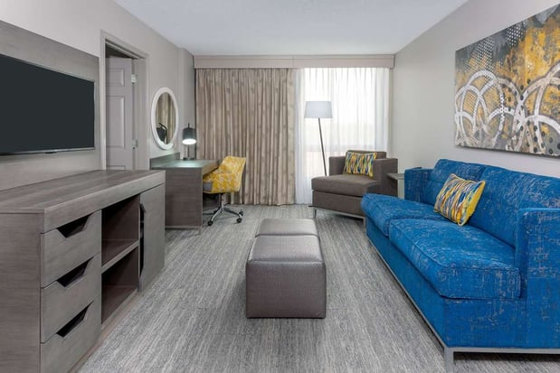 Images Hampton Inn & Suites Kansas City-Country Club Plaza