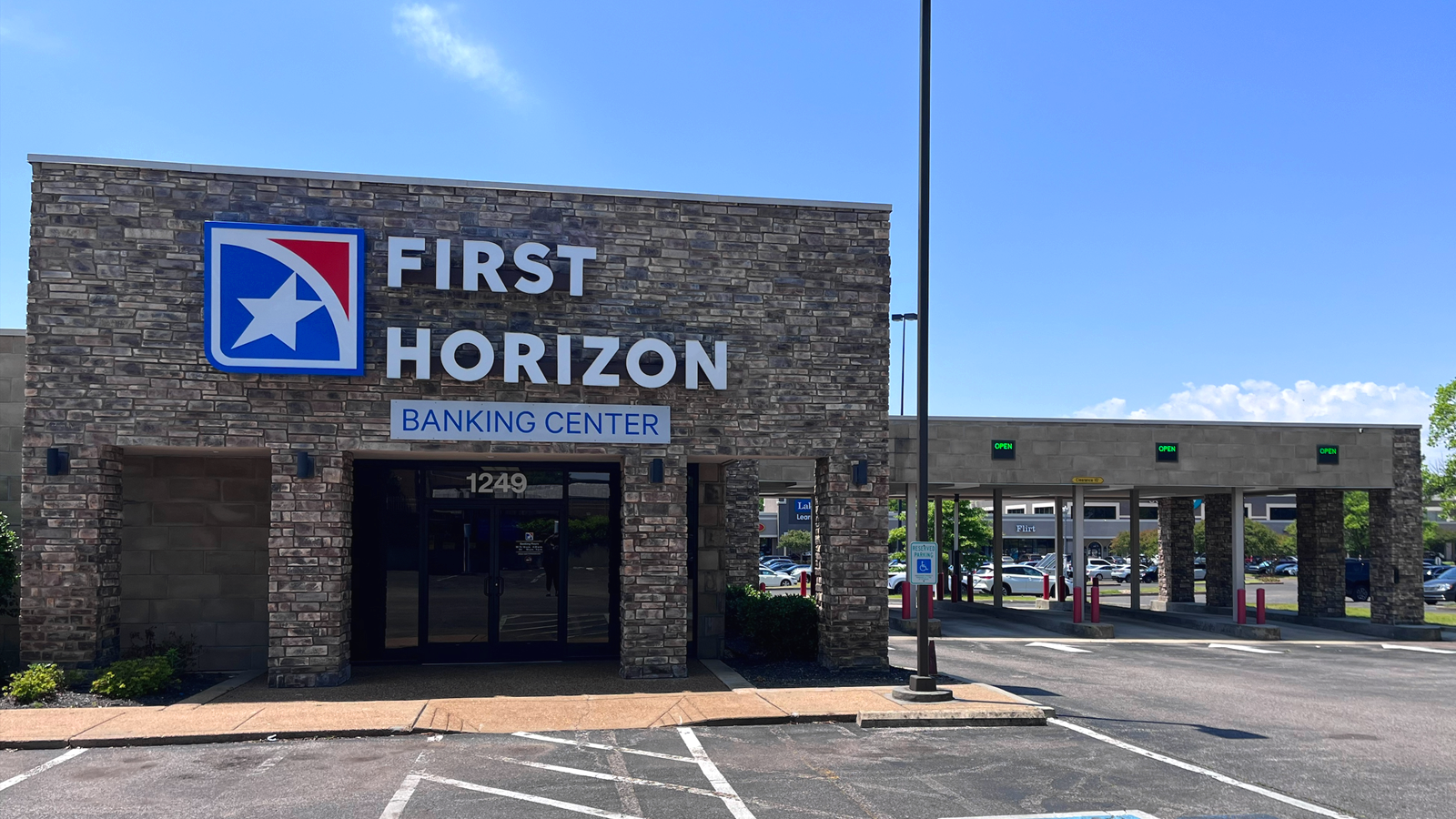 First Horizon Bank - Memphis, TN - Ridgeway Rd