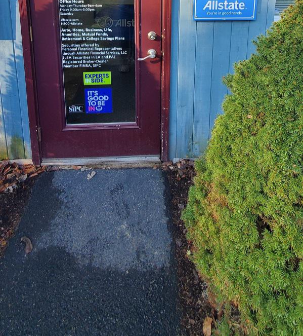 Images Adam Roux: Allstate Insurance