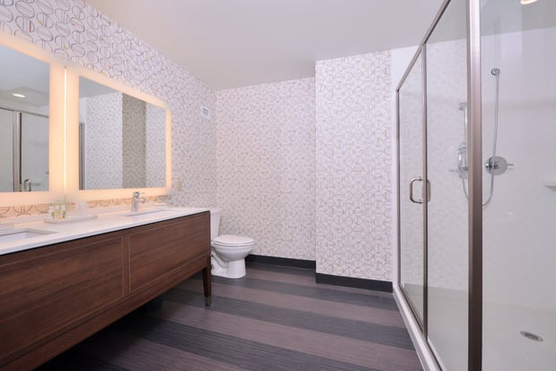 Images Holiday Inn Kansas City Airport by IHG