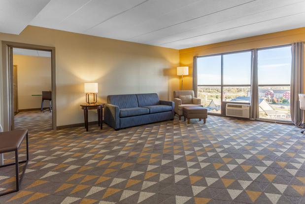 Images Holiday Inn Rockford(I-90&Rt 20/State St) by IHG