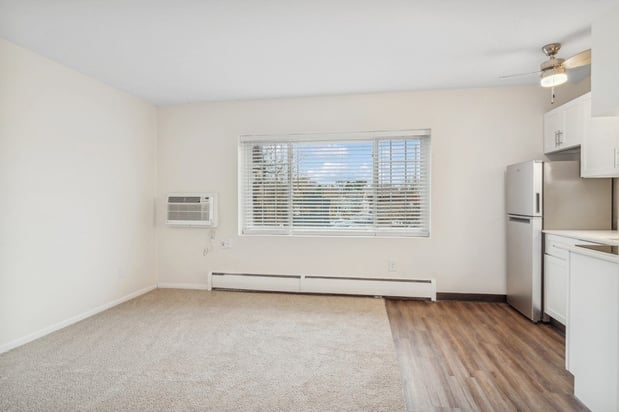 Images Cove at Linden Hills