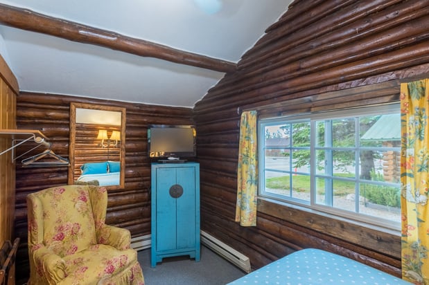 Images Log Cabin Motel