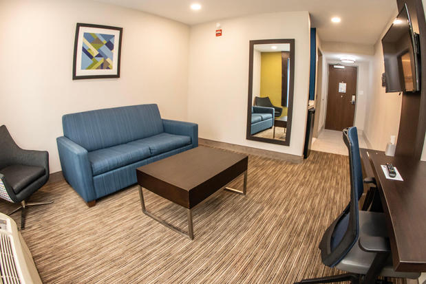 Images Holiday Inn Express Allentown North by IHG