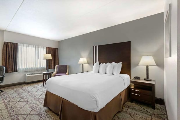 Images Best Western Plus Longbranch Hotel & Convention Center