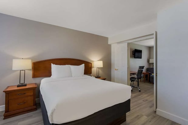 Images SureStay Plus by Best Western Tempe University