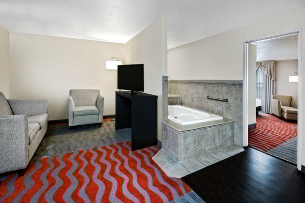 Images Holiday Inn & Suites College Station-Aggieland by IHG