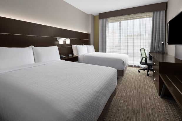 Images Holiday Inn Express & Suites Woodside LaGuardia Airport by IHG