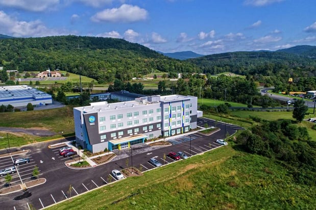 Images Tru by Hilton Roanoke Hollins