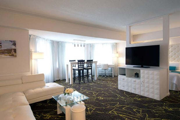 Images The Roslyn, Tapestry Collection by Hilton