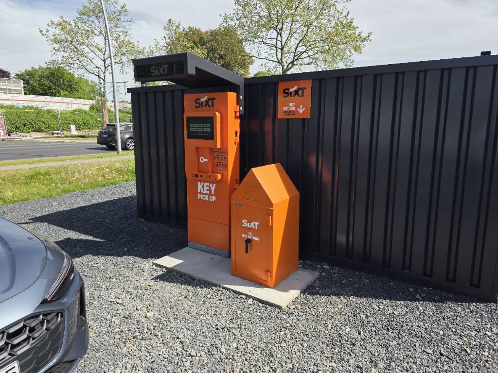 SIXT Autovermietung Siegburg/Bonn Hauptbahnhof, Konrad-Adenauer-Allee 2 in Siegburg