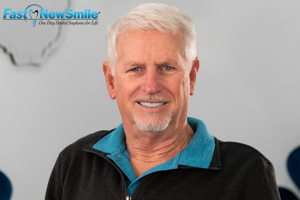 Images FastNewSmile® Dental Implant Center