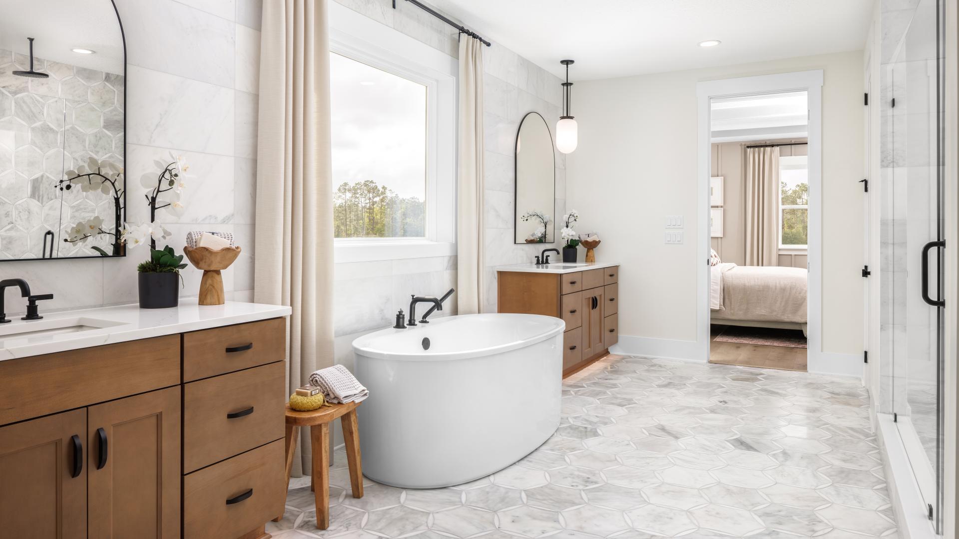 Dual vanity in primary baths 