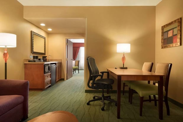 Images Embassy Suites by Hilton East Peoria Riverfront Hotel & Conference Center