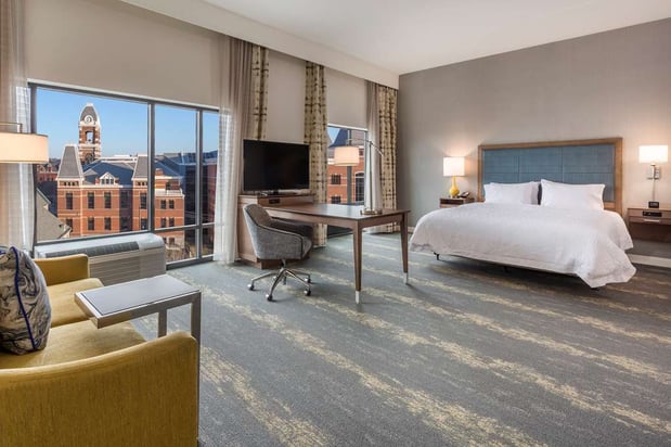 Images Hampton Inn & Suites Newport/Cincinnati