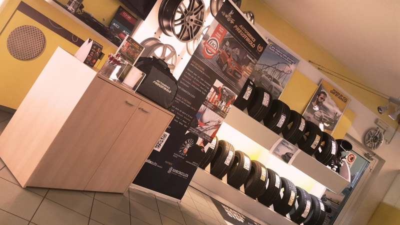 Images Autoservice Pneustirolo