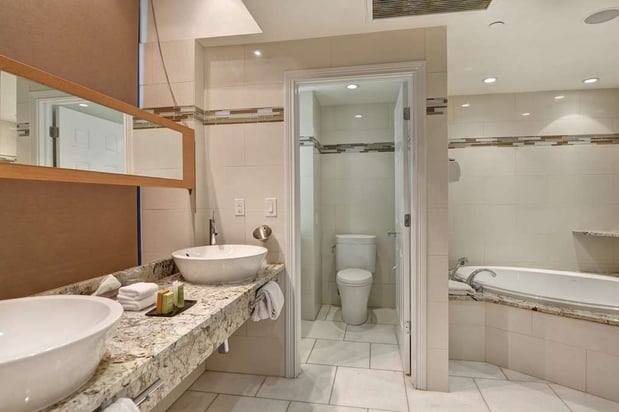 Images The Cincinnatian Hotel, Curio Collection by Hilton