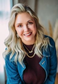 Sarah Riley headshot