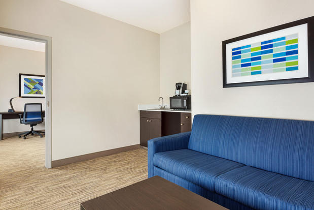 Images Holiday Inn Express & Suites San Antonio NW-Medical Area by IHG