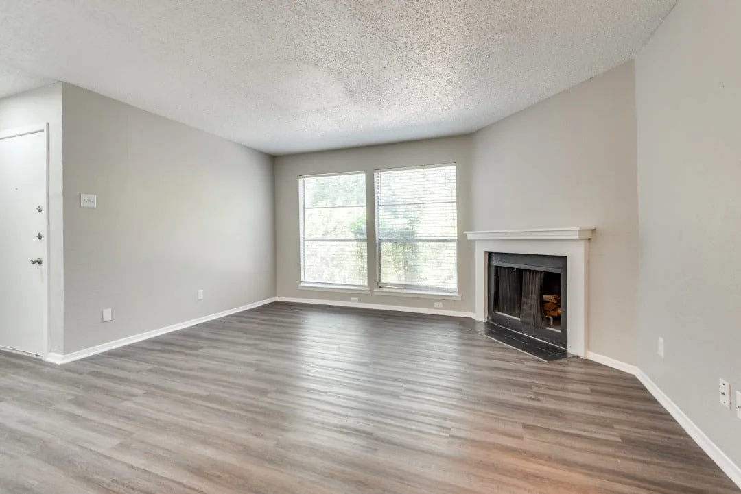 spacious living room at Infinity on the Oaks 